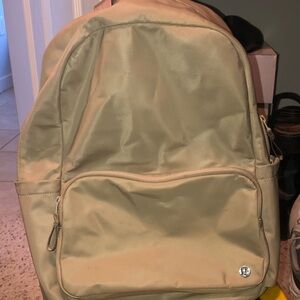 EUC Lululemon everyday backpack